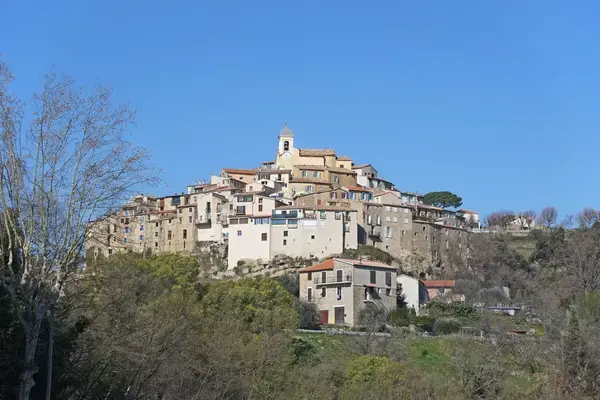 Monte Escalier Alpes-Maritimes Installateur monte escalier Berre-les-Alpes