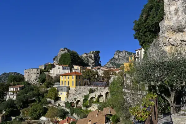 Monte Escalier Alpes-Maritimes Installateur monte escalier Gilette