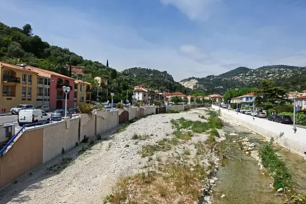 Monte Escalier Alpes-Maritimes Installateur monte escalier Saint-André-de-la-Roche